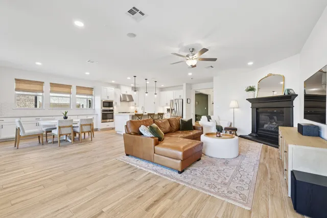 $925,000 | 2913 Fallcrest Bend, Leander, TX 78641