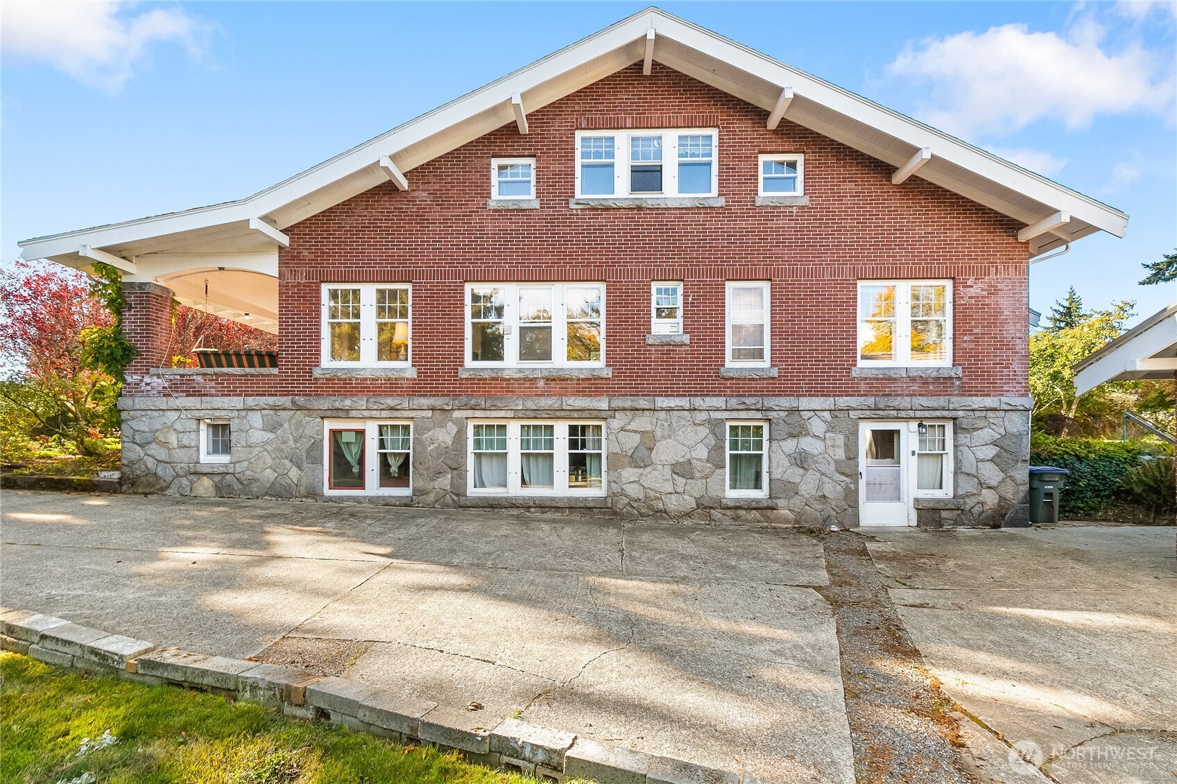3905 Idaho Street Bellingham, WA 98229 - Photo 3 of 40 a front view of a house with a yard