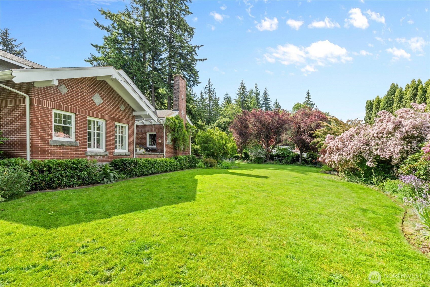 3905 Idaho Street Bellingham, WA 98229 - Photo 5 of 40 a front view of house with yard and green space