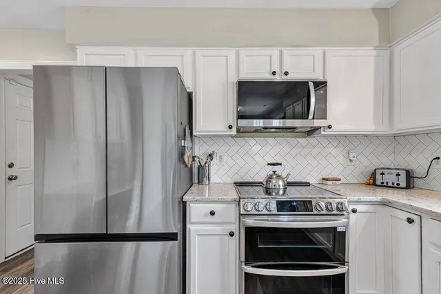 $2,400 | 329 Iverleigh Lane, Jacksonville, NC 28540