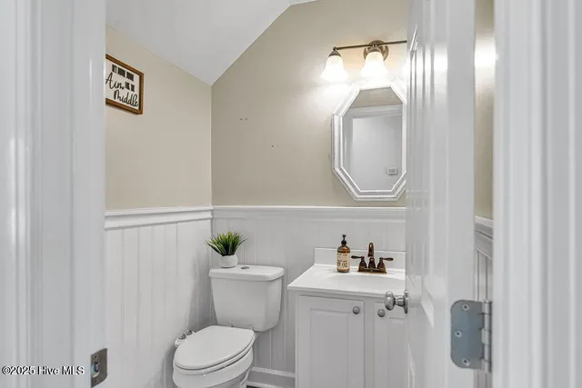 $2,400 | 329 Iverleigh Lane, Jacksonville, NC 28540