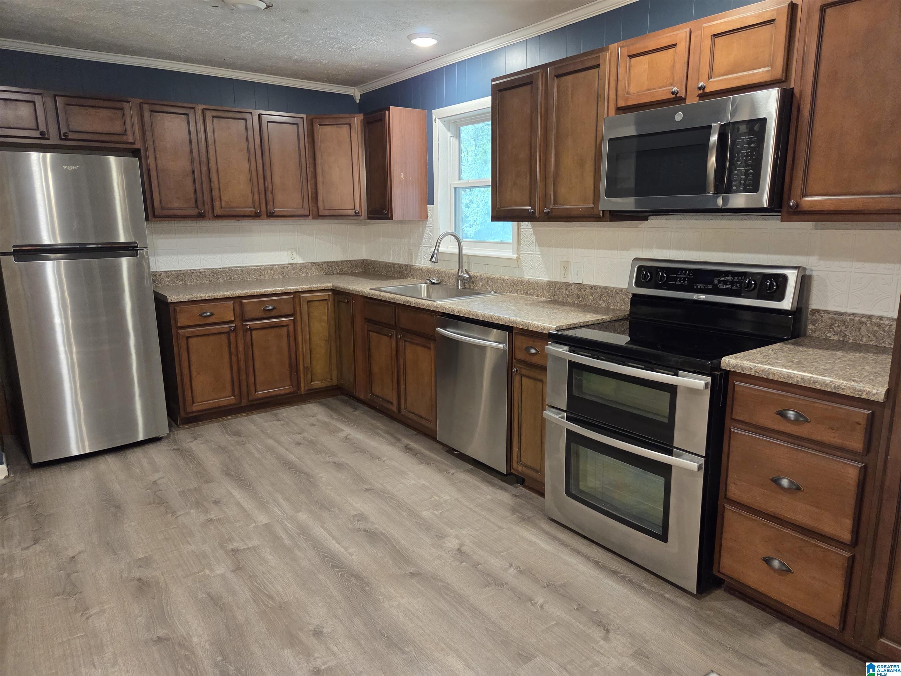 289 Center Point Road Sylacauga, AL 35151 - Photo 3 of 13