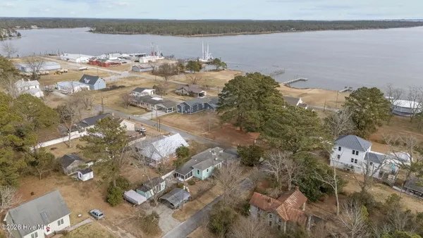 $285,000 | 106 2nd Street, Vandemere, NC 28587