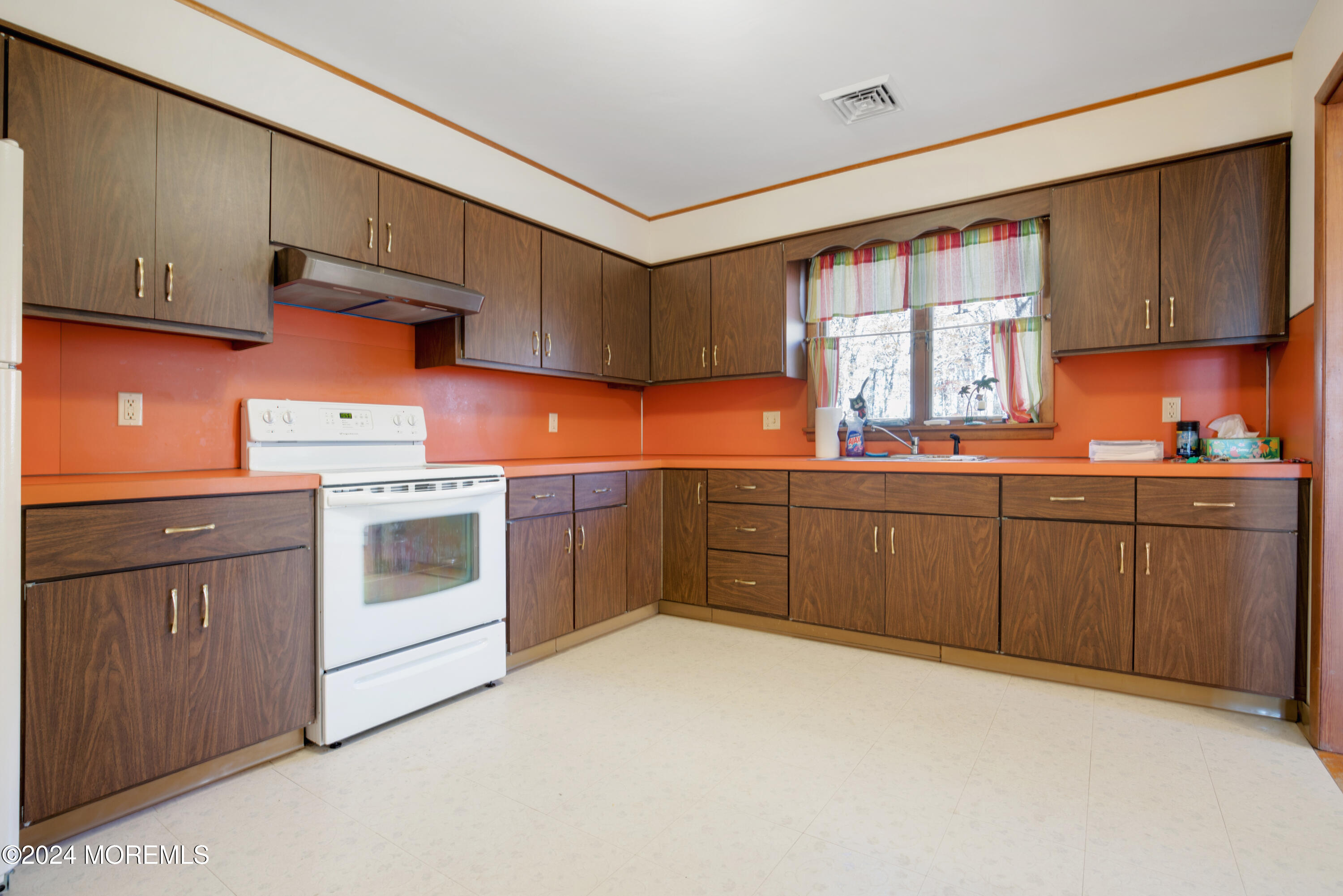 544 Hyson Road Jackson, NJ 08527 - Photo 5 of 14 Interior-20