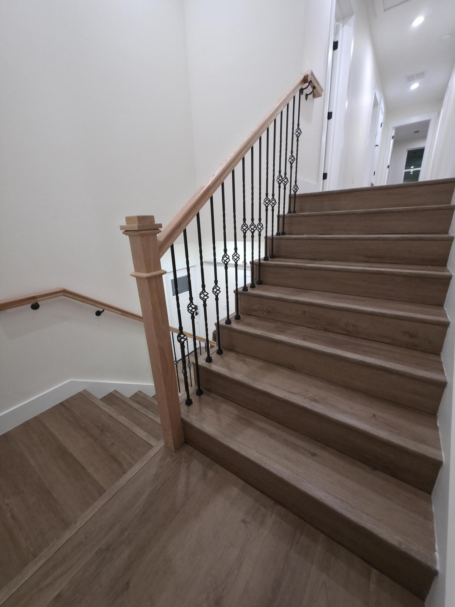 4699 Meadow Lake Drive Crestview, FL 32539 - Photo 19 of 38 a view of entryway and hall