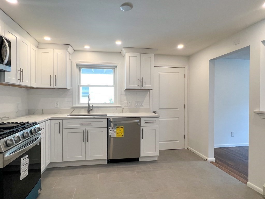 22 Chandler Street, Unit 2 Watertown, MA 02472 - Photo 17 of 30