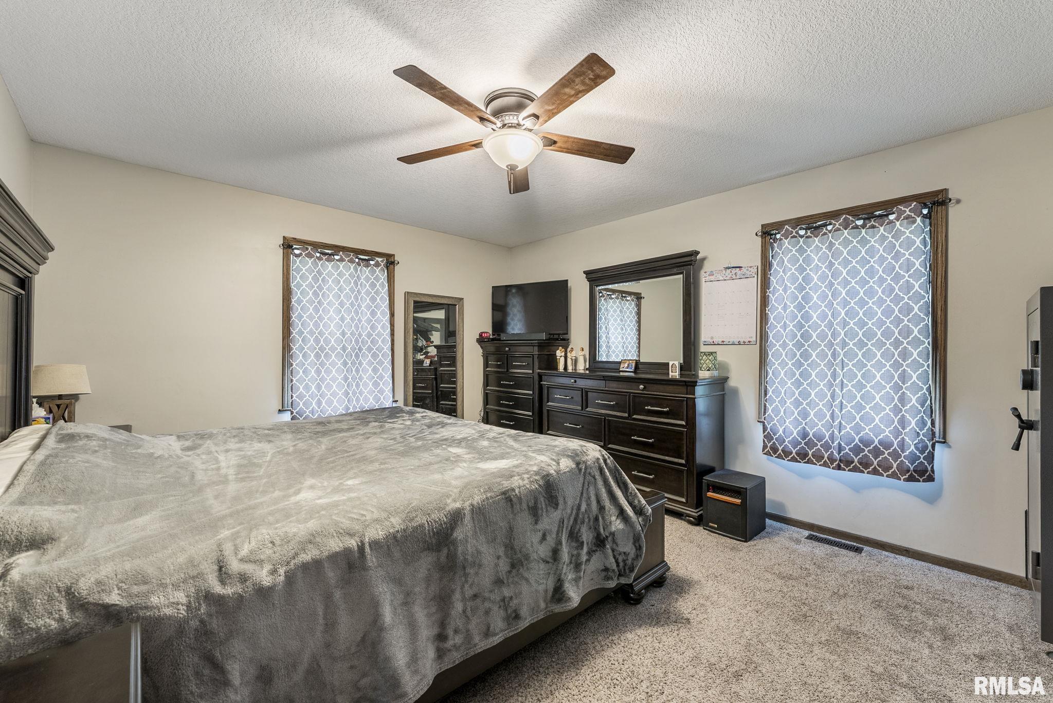 20058 Wells Ferry Road Bettendorf, IA 52722 - Photo 12 of 25 Gallery Image 12