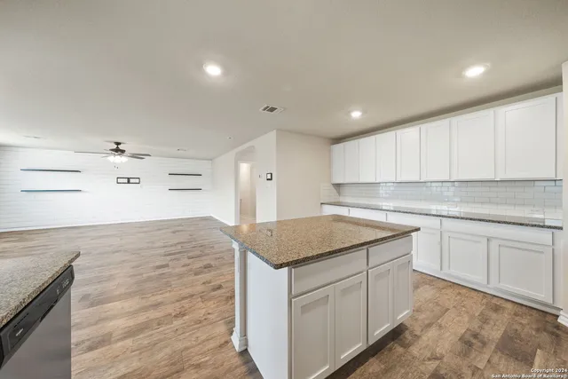 $2,050 | 13123 Minuet Sway, San Antonio, TX 78252