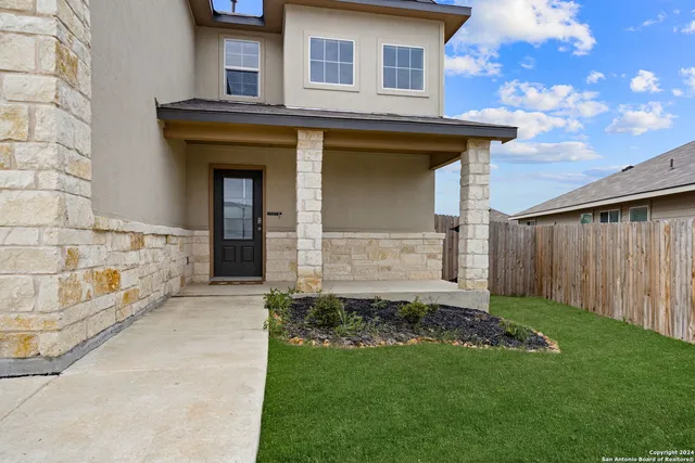$2,050 | 13123 Minuet Sway, San Antonio, TX 78252