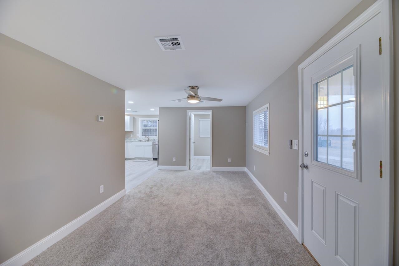 9239 202nd Road Winfield, KS 67156 - Photo 5 of 32