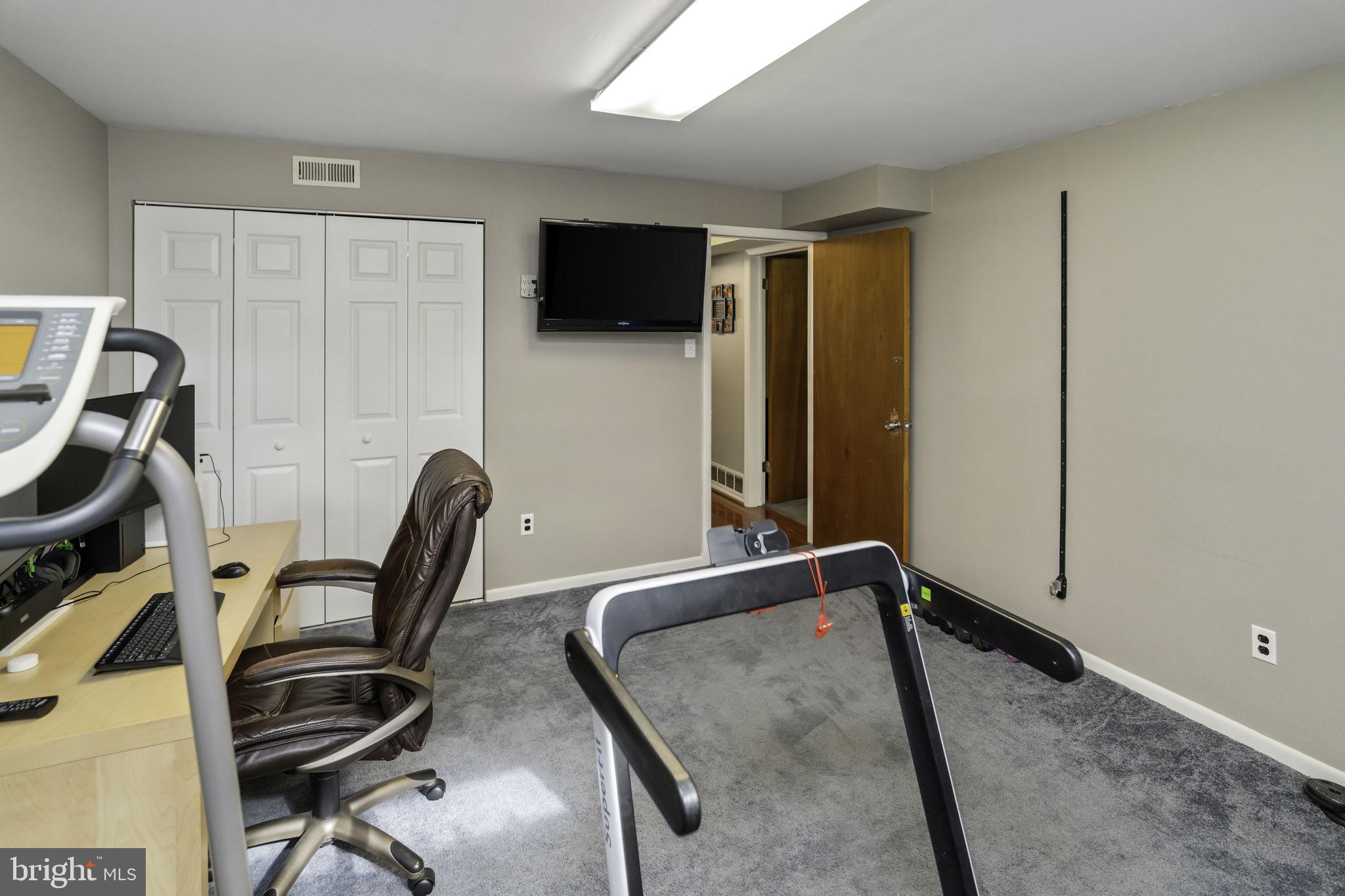 445 Kismet Road Philadelphia, PA 19115 - Photo 22 of 36