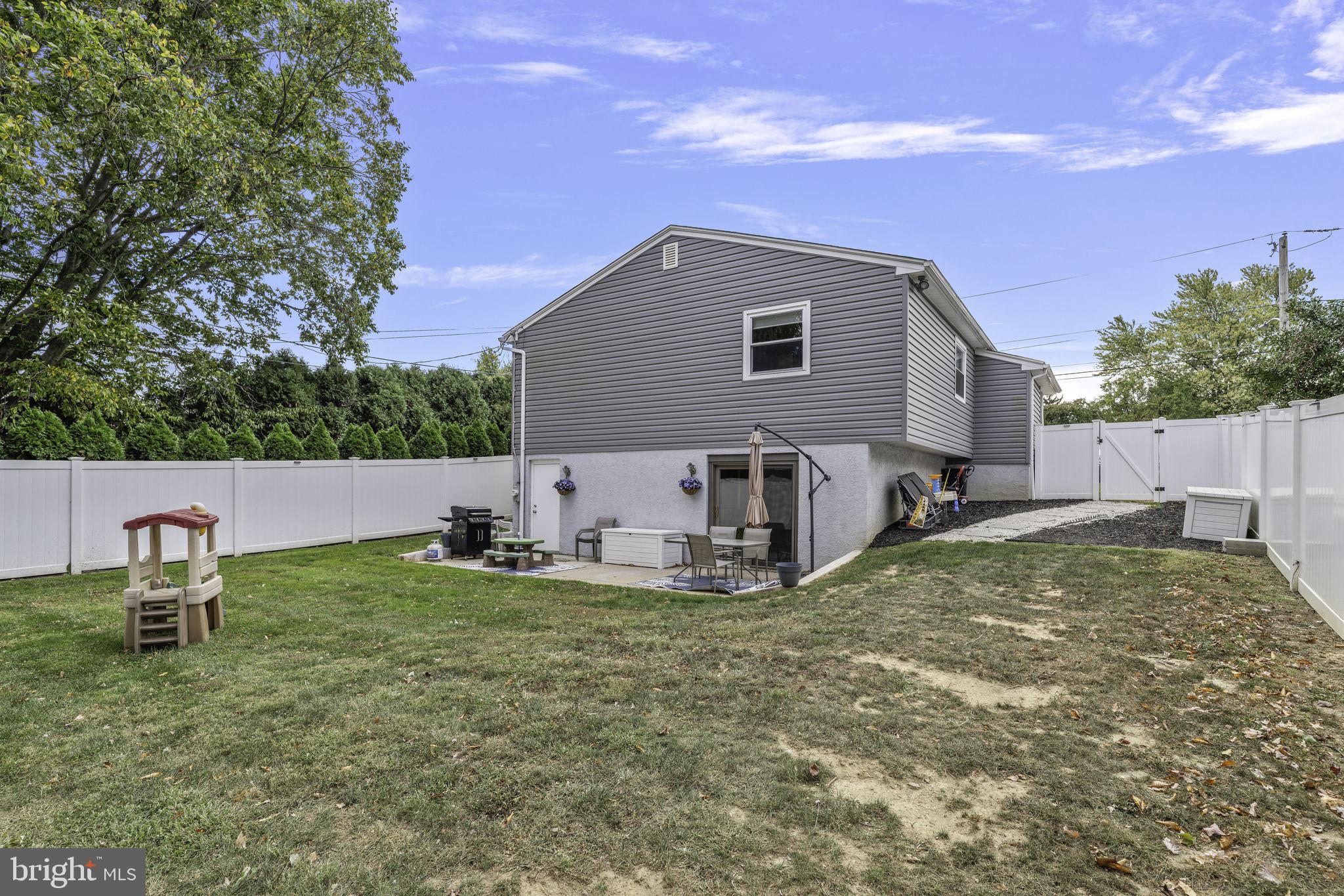 445 Kismet Road Philadelphia, PA 19115 - Photo 31 of 36