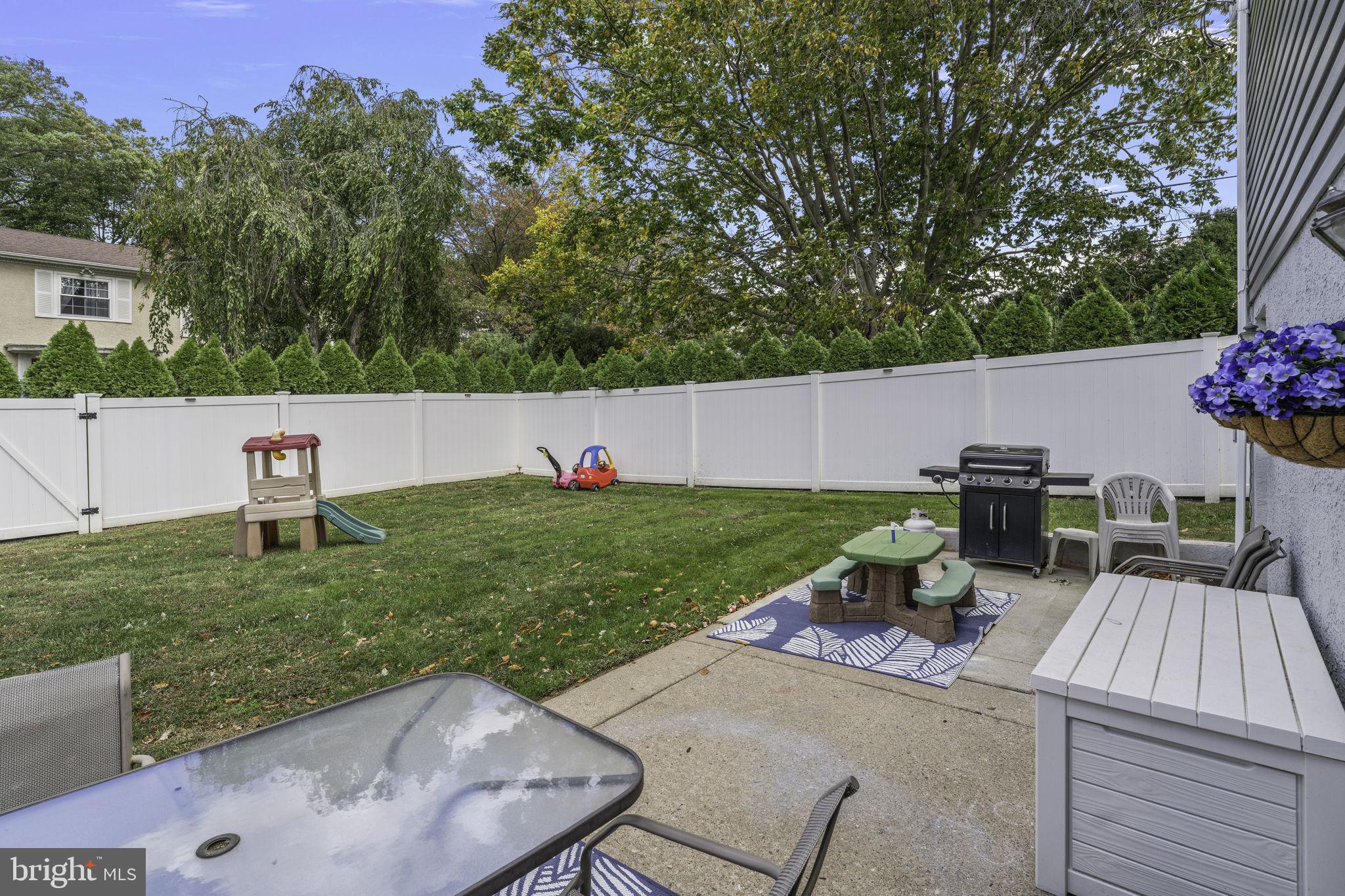 445 Kismet Road Philadelphia, PA 19115 - Photo 33 of 36