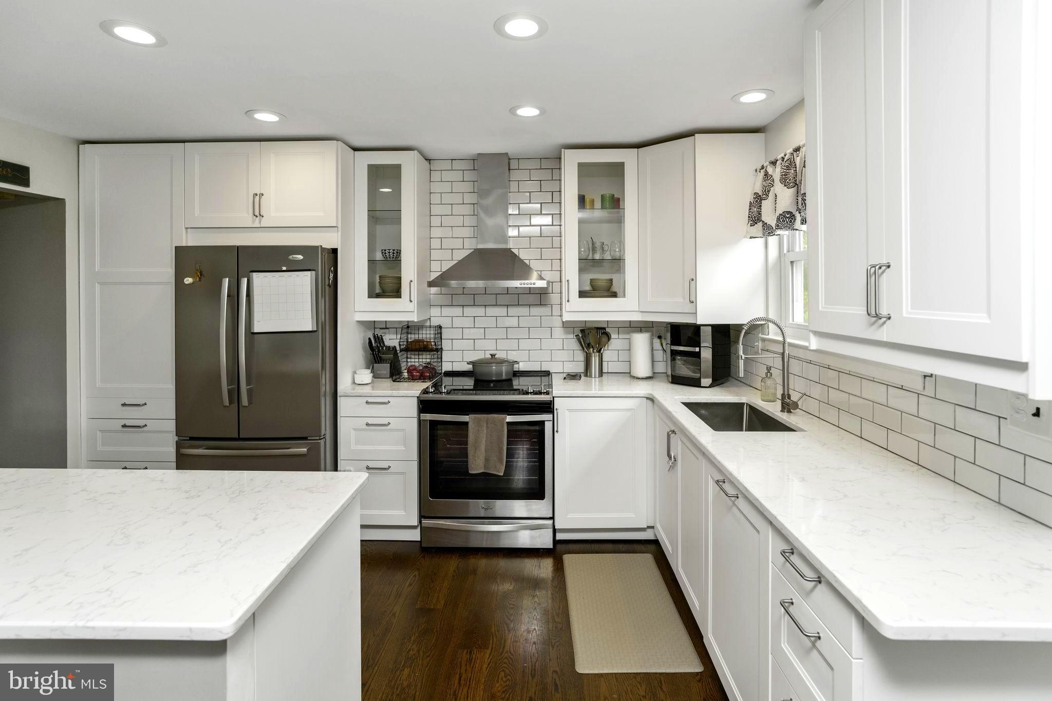 445 Kismet Road Philadelphia, PA 19115 - Photo 9 of 36