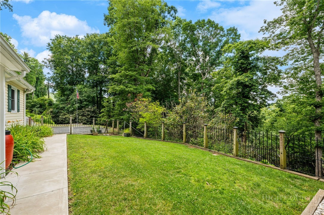 945 7 Oaks Road Boone, NC 28607 - Photo 34 of 50