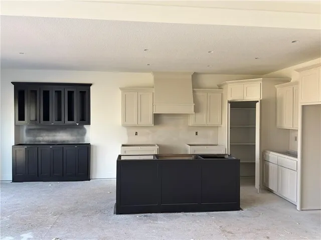 $559,000 | 4710 North 86th Terrace, Kansas City, MO 64156