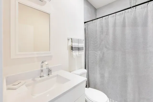 $640,000 | 1819 North St Louis Avenue, Unit 2RN, Chicago, IL 60647