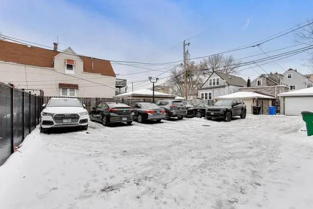 $640,000 | 1819 North St Louis Avenue, Unit 2RN, Chicago, IL 60647