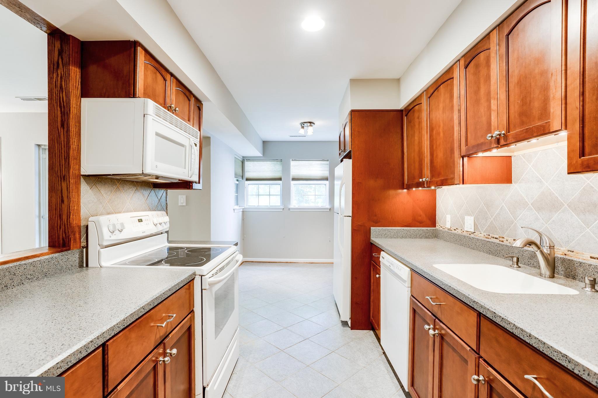 8385 Montgomery Run Road, Unit B Ellicott City, MD 21043 - Photo 7 of 29 Kitchen