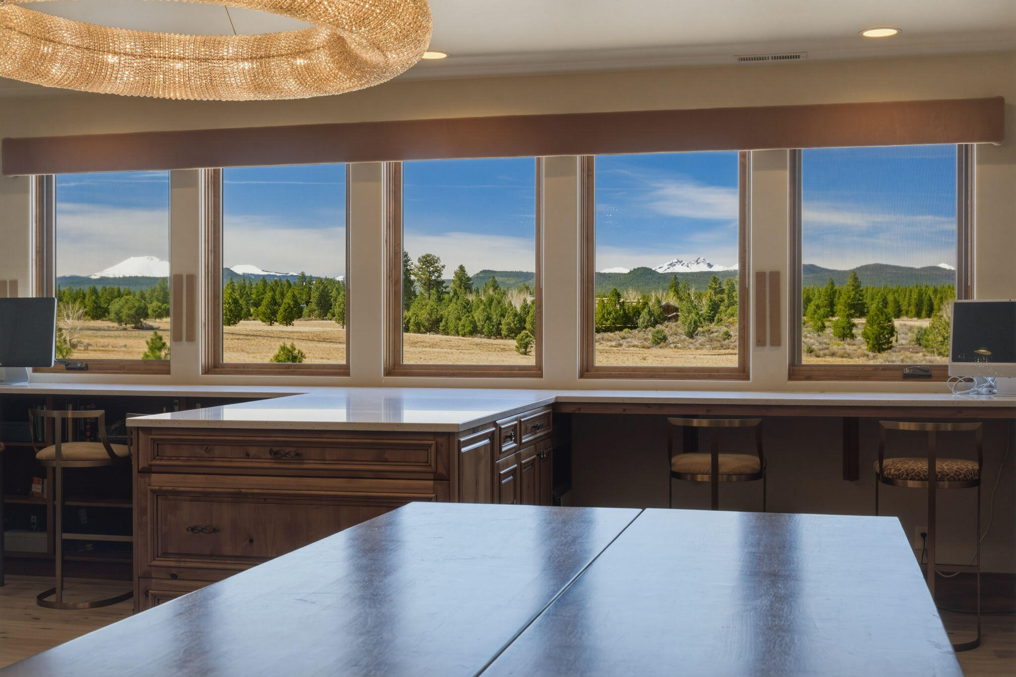 19100 Macalpine Loop Bend, OR 97702 - Photo 35 of 56 Office - Upper floor w/ full mountain views and built in workspace