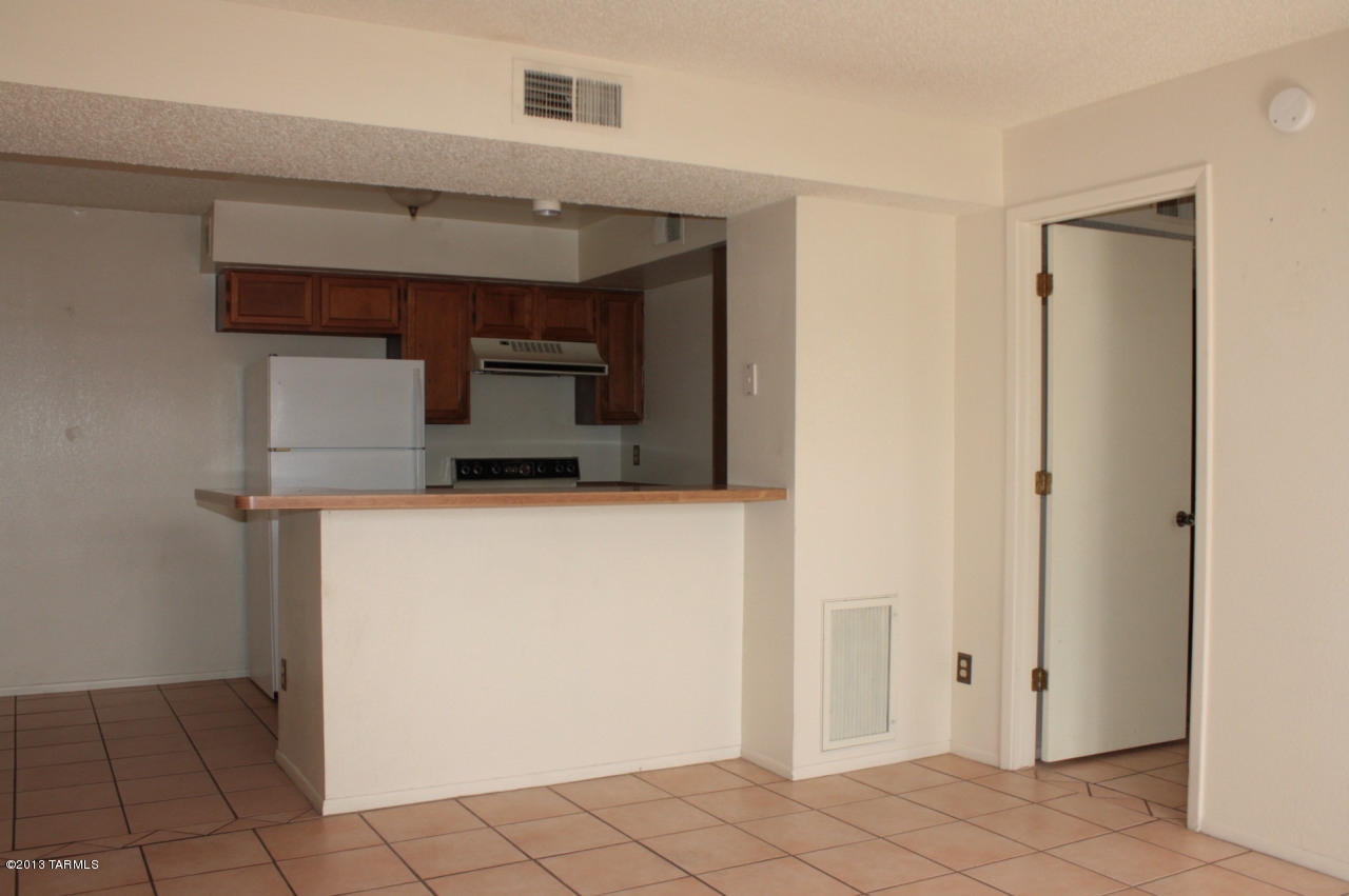 2172 North Pantano Road, Unit 116 Tucson, AZ 85715 - Photo 5 of 16 Gallery Image 5
