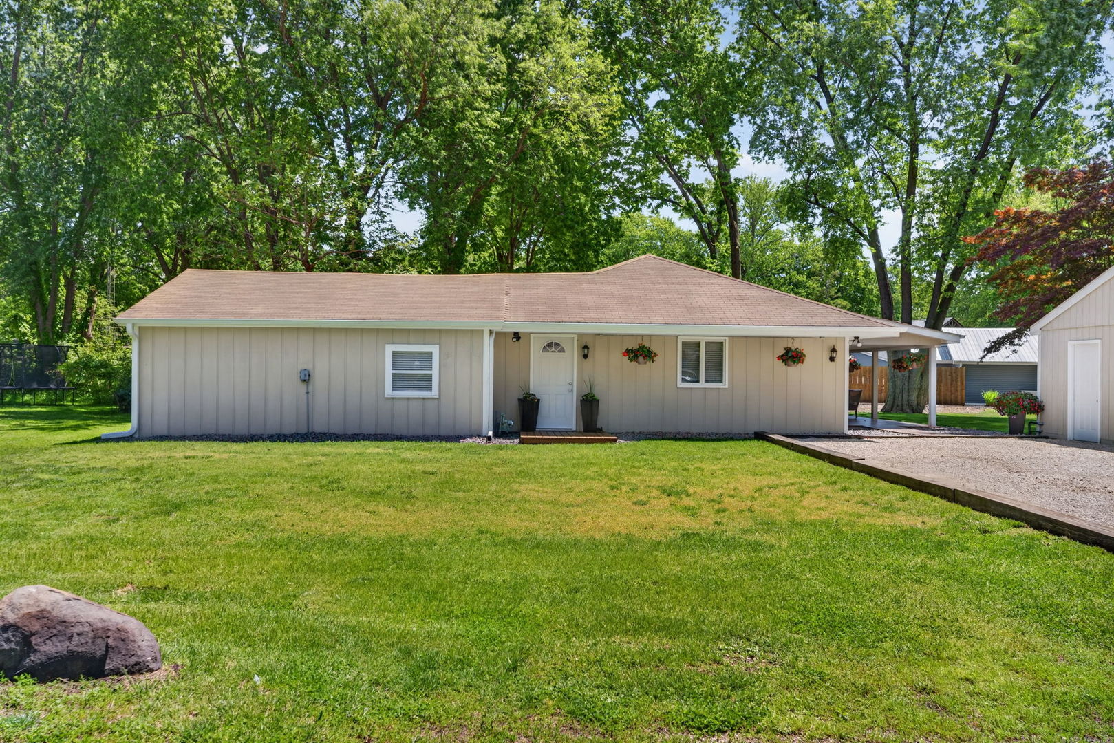 28343 Cedar Lane Wilmington, IL 60481 - Photo 2 of 57