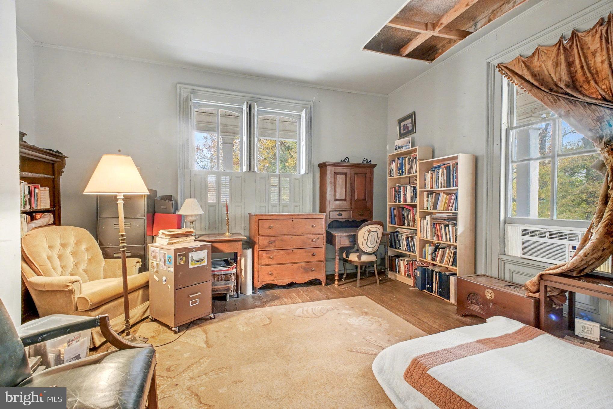 900 Ficklen Road Fredericksburg, VA 22405 - Photo 17 of 46 a living room with furniture gym equipment and a window