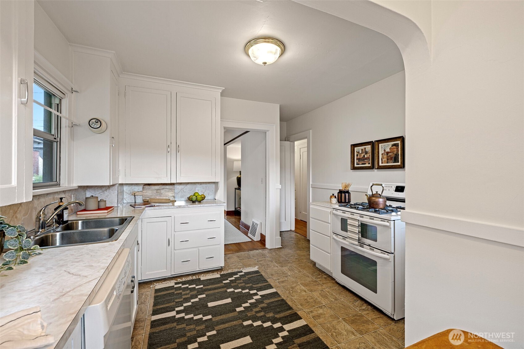 741 North 67th Street Seattle, WA 98103 - Photo 13 of 36
