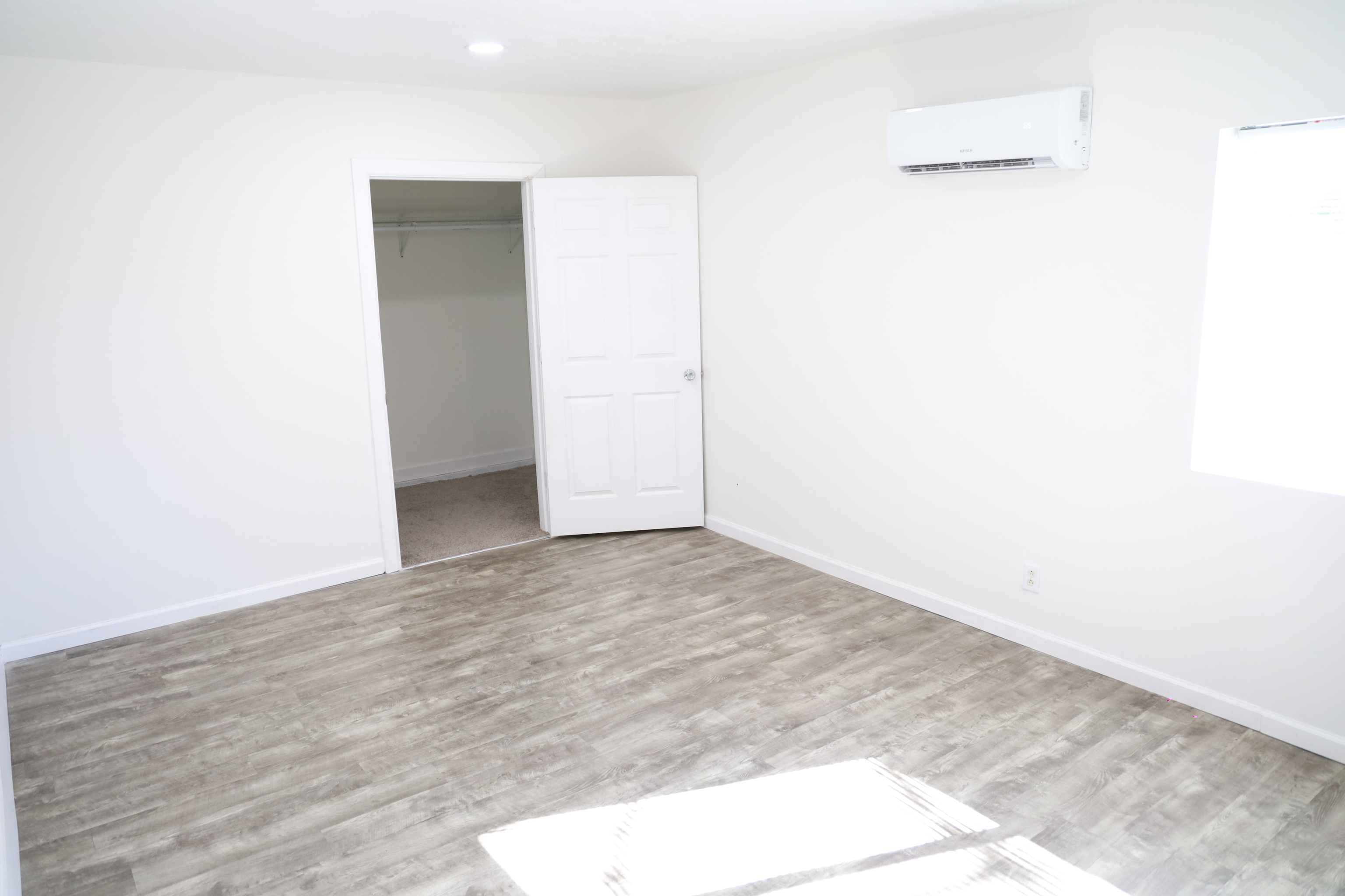 8002 Roy Road Indianapolis, IN 46219 - Photo 15 of 46 Gallery Image 15