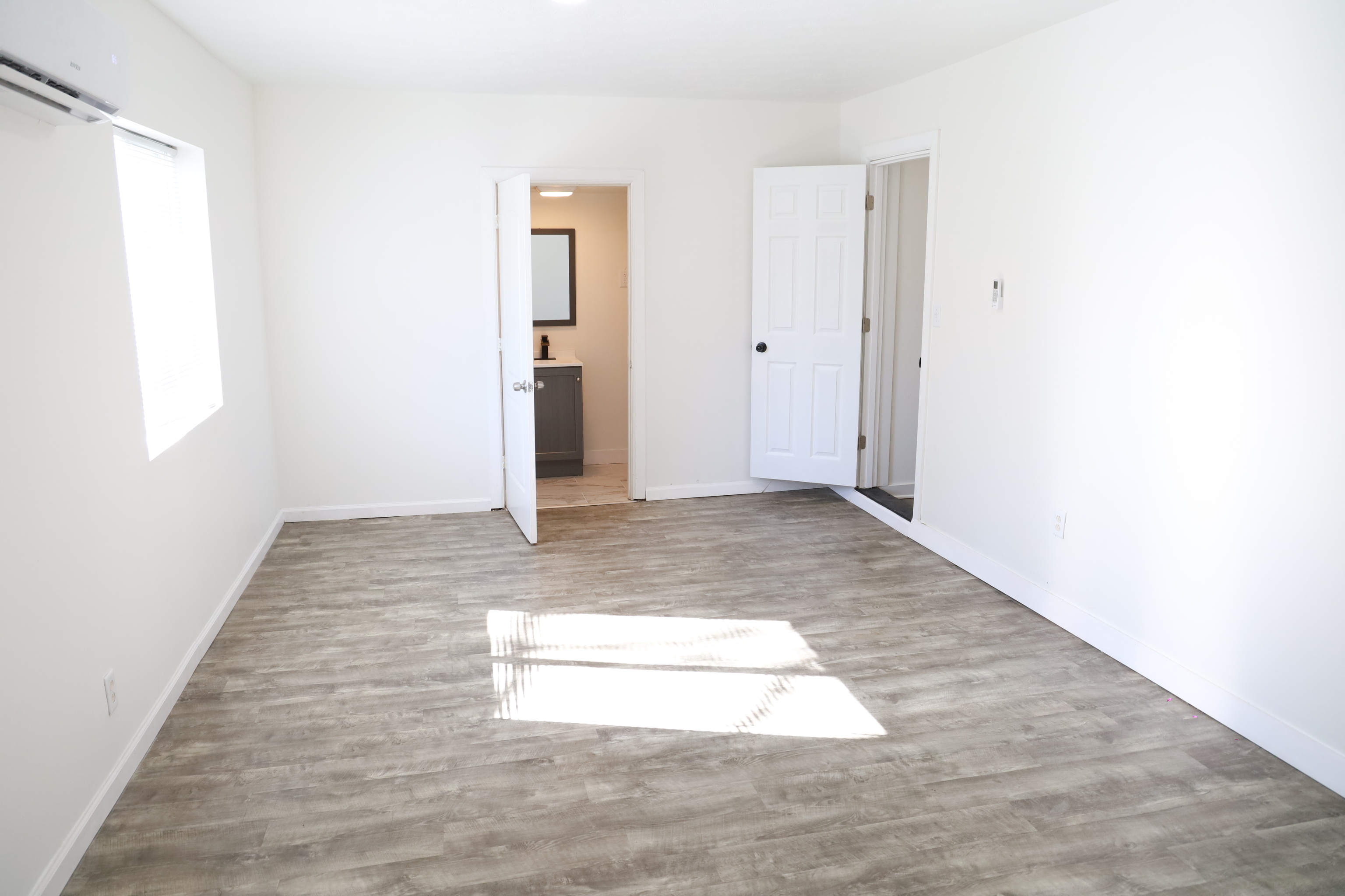8002 Roy Road Indianapolis, IN 46219 - Photo 16 of 46 Gallery Image 16