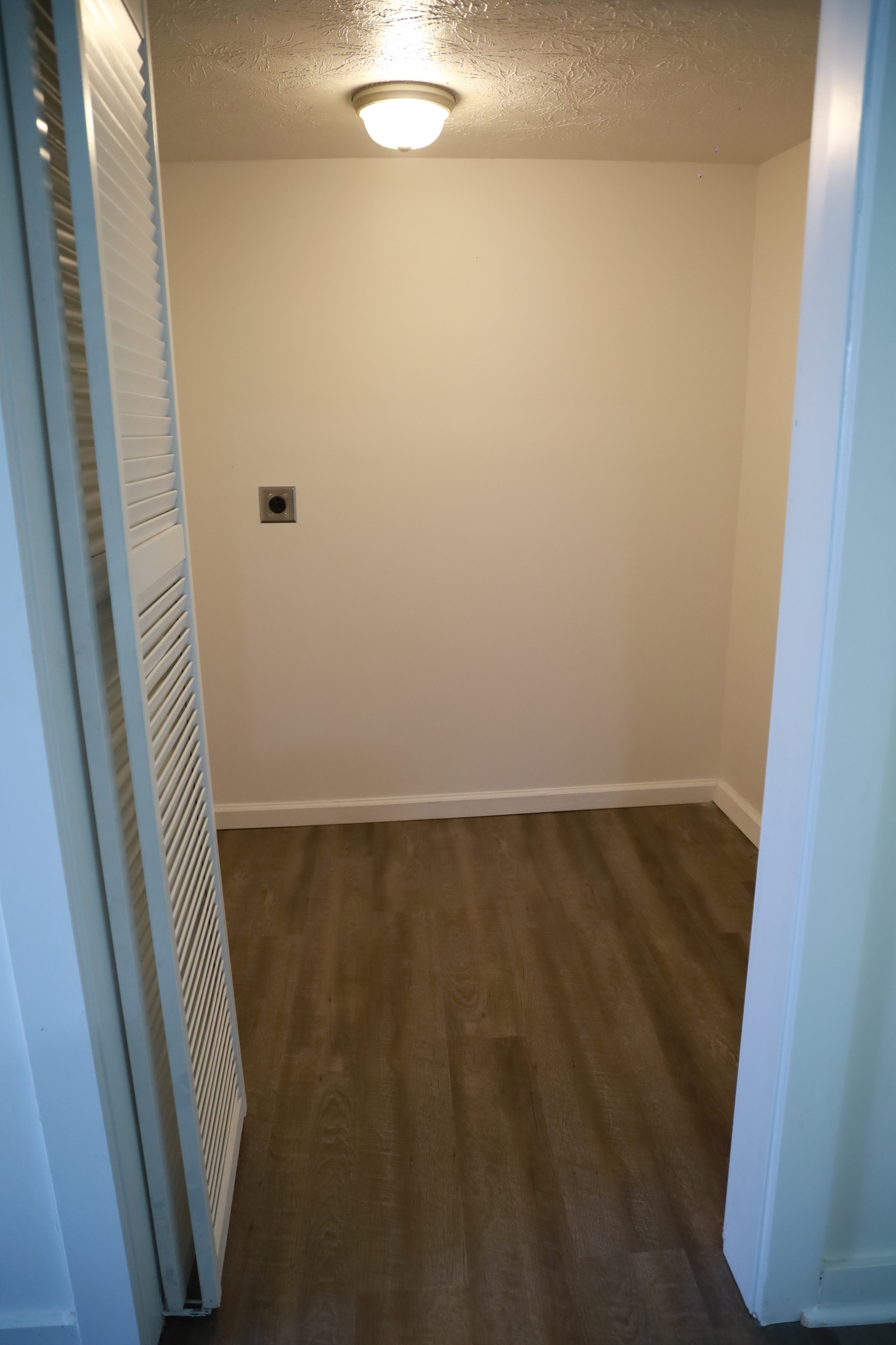 8002 Roy Road Indianapolis, IN 46219 - Photo 24 of 46 Gallery Image 24