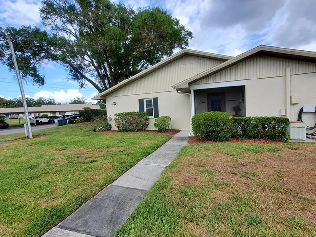 $1,850 | 1905 Canterbury Lane, Unit E9, Sun City Center, FL 33573