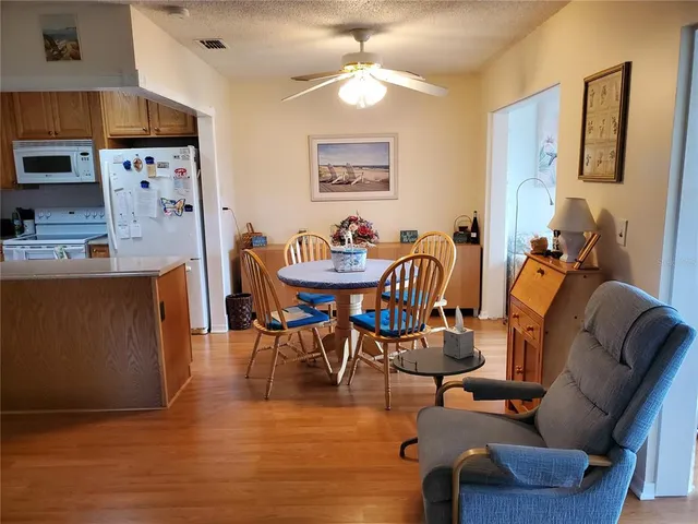 $1,850 | 1905 Canterbury Lane, Unit E9, Sun City Center, FL 33573