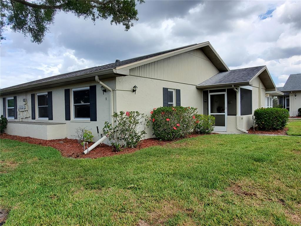 1905 Canterbury Lane, Unit E9 Sun City Center, FL 33573 - Photo 4 of 57