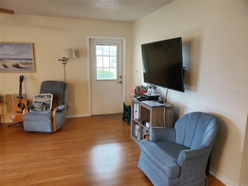 1905 Canterbury Lane, Unit E9 Sun City Center, FL 33573 - Photo 8 of 57