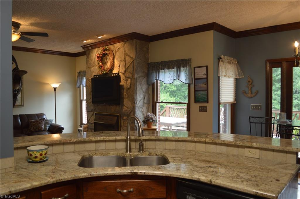 4106 Westfield Road Mount Airy, NC 27030 - Photo 10 of 30 Gallery Image 10