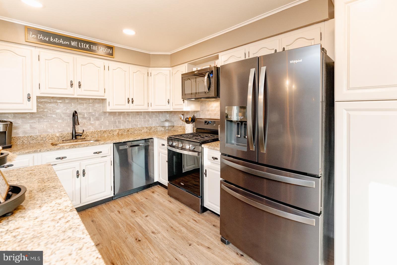 12507 Fedor Road Philadelphia, PA 19154 - Photo 17 of 42