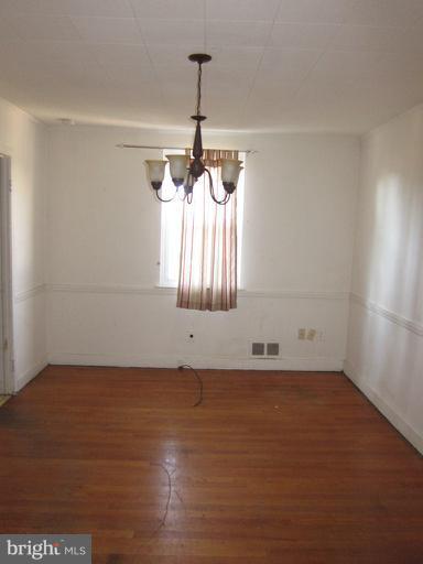 8540 Water Oak Road Baltimore, MD 21234 - Photo 3 of 12 a view of a window in a room