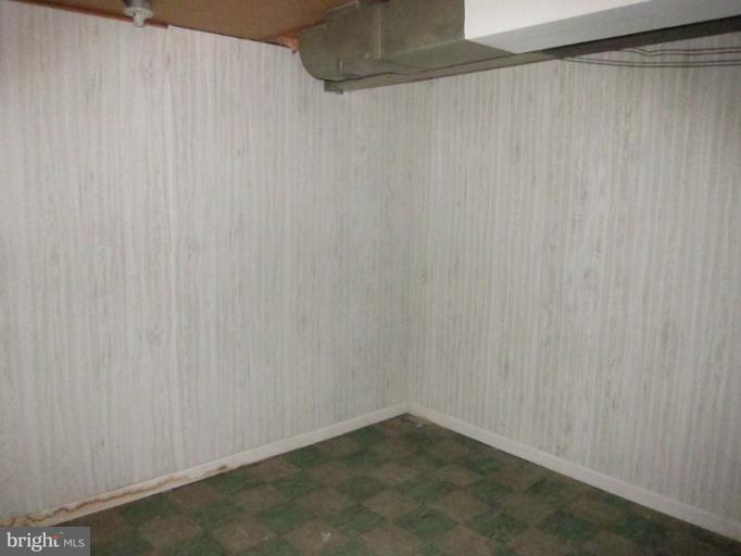 8540 Water Oak Road Baltimore, MD 21234 - Photo 7 of 12 a view of a small space