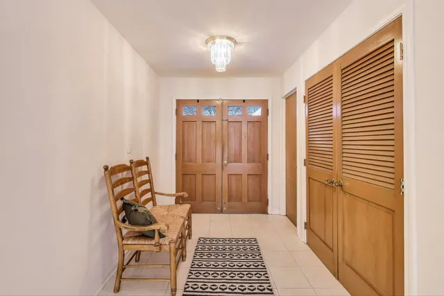 $409,000 | 632 Independence Avenue, Westmont, IL 60559