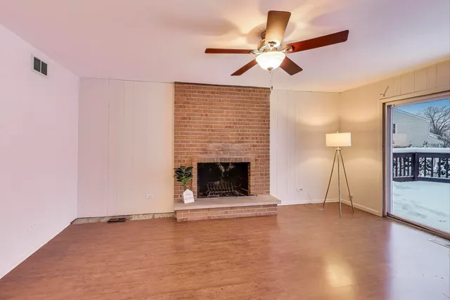 $409,000 | 632 Independence Avenue, Westmont, IL 60559