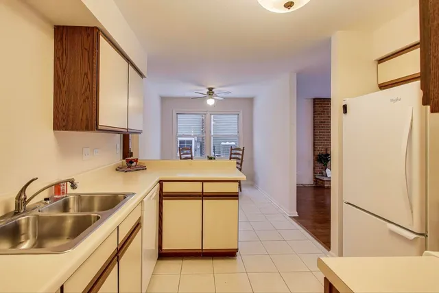 $409,000 | 632 Independence Avenue, Westmont, IL 60559