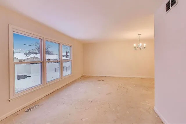 $409,000 | 632 Independence Avenue, Westmont, IL 60559