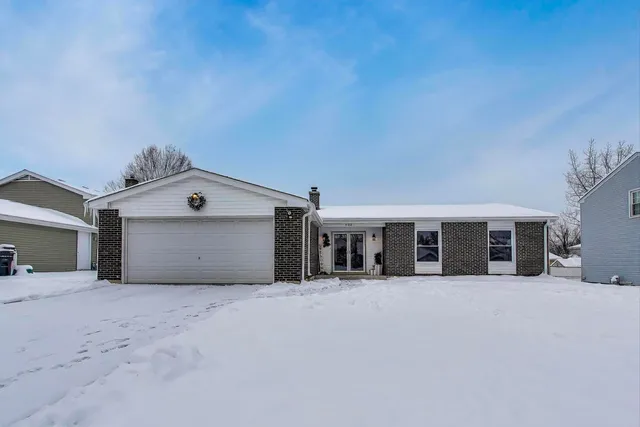 $409,000 | 632 Independence Avenue, Westmont, IL 60559