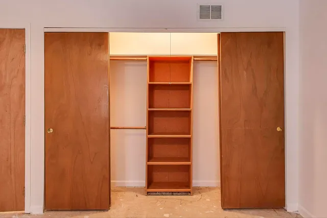 $409,000 | 632 Independence Avenue, Westmont, IL 60559