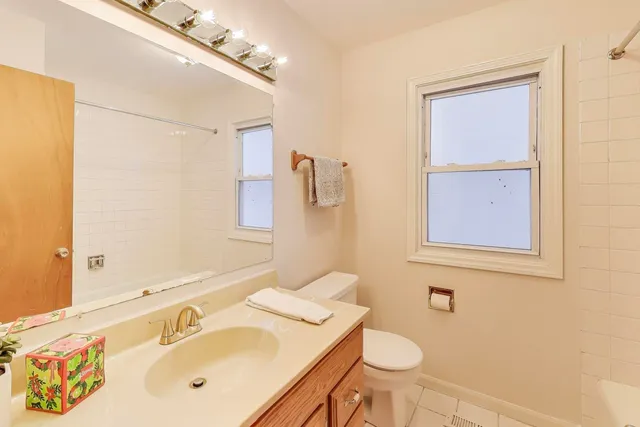 $409,000 | 632 Independence Avenue, Westmont, IL 60559