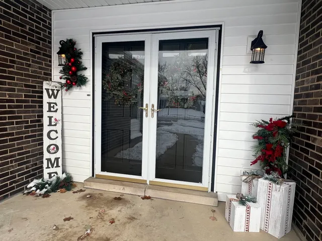 $409,000 | 632 Independence Avenue, Westmont, IL 60559