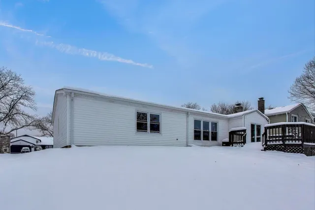 $409,000 | 632 Independence Avenue, Westmont, IL 60559