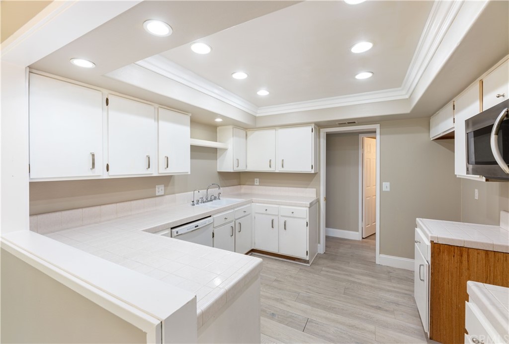 8 Rocky Glen Irvine, CA 92603 - Photo 2 of 12