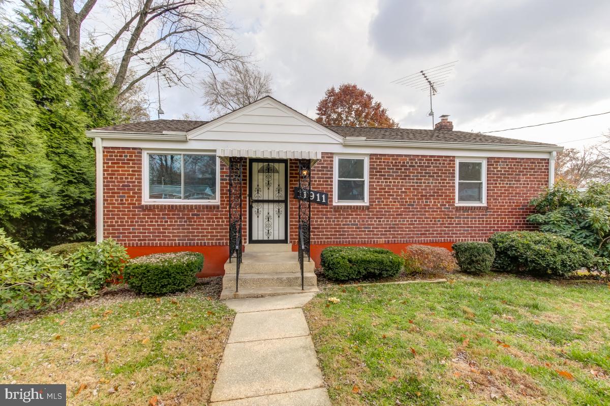 11911 Rocking Horse Road Rockville, MD 20852 - Photo 1 of 27 Welcome home...